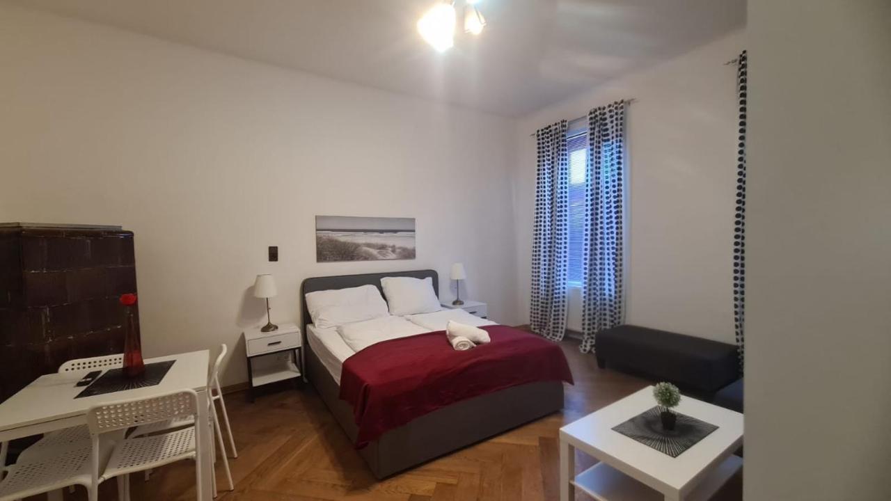 4 Great Apartment Akh - Ideal For Groups Of 19 Відень Екстер'єр фото