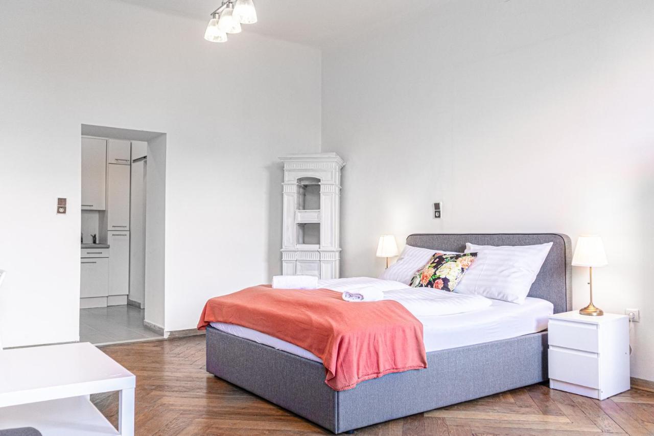 4 Great Apartment Akh - Ideal For Groups Of 19 Відень Екстер'єр фото