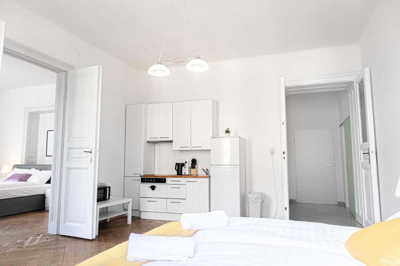 4 Great Apartment Akh - Ideal For Groups Of 19 Відень Екстер'єр фото