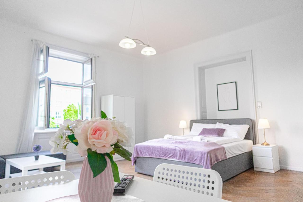 4 Great Apartment Akh - Ideal For Groups Of 19 Відень Екстер'єр фото